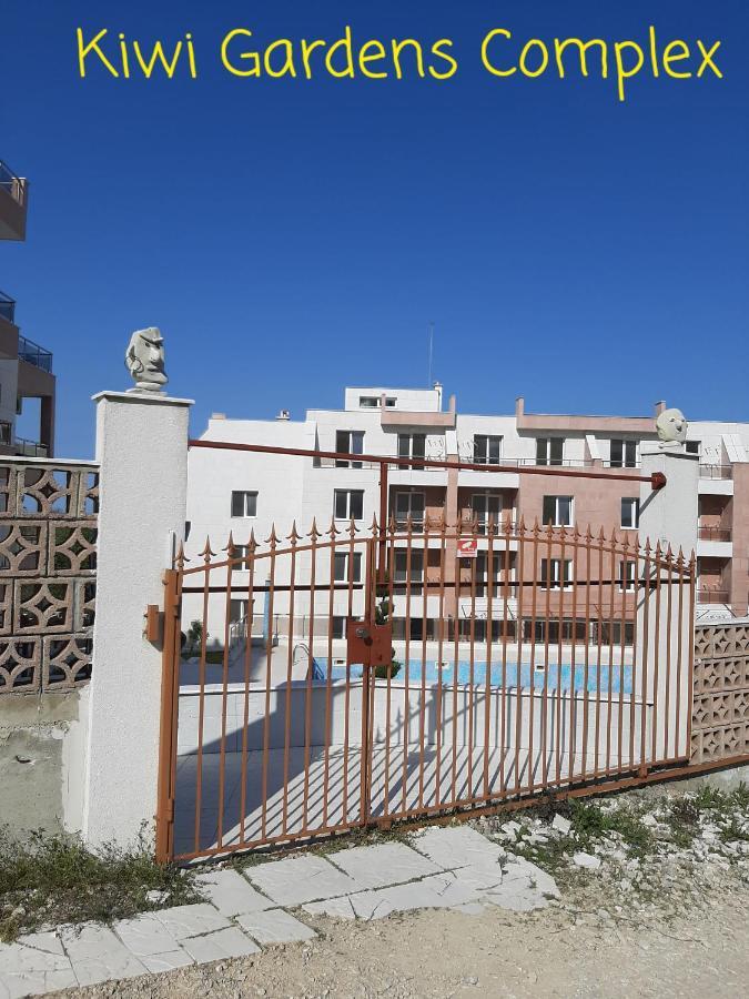 Apartment-Studio Daisy In Kiwi Gardens Complex Byala  Exterior foto